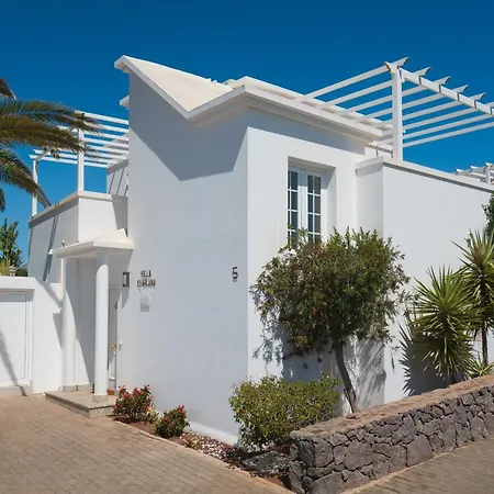 Charlana By Buenavilla Villa