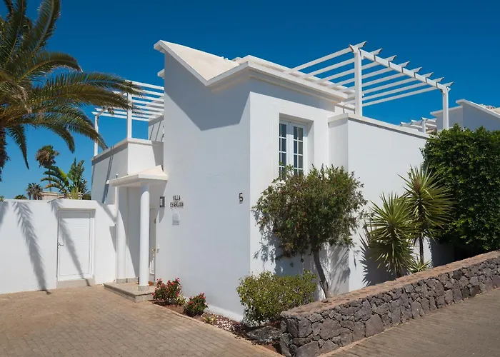 Charlana By Buenavilla Villa